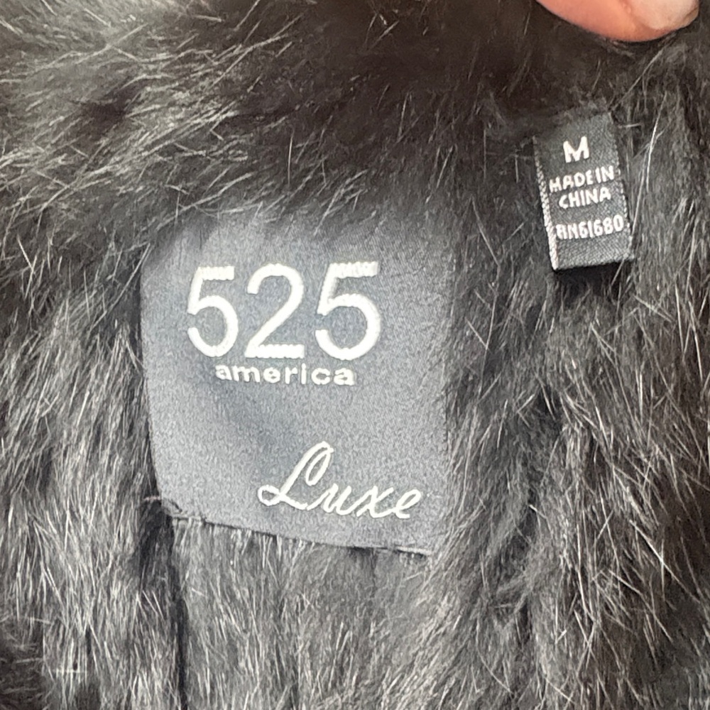 Black Rabbit Fur Vest - Picture 4 of 7